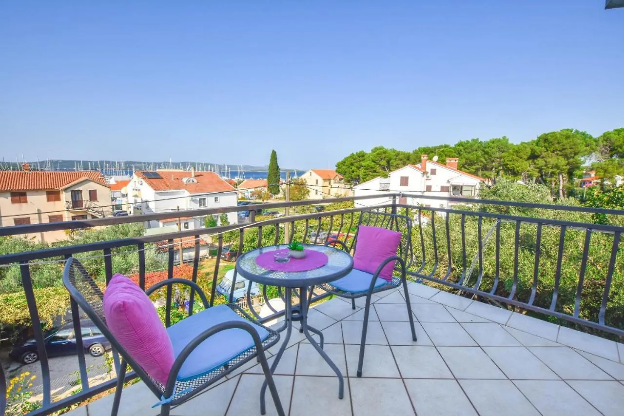 Apartments Grapevines Biograd Na Moru
