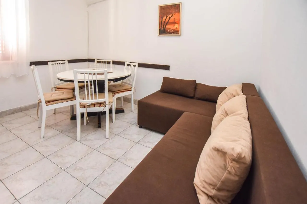 Apartments Grapevines Biograd Na Moru 0*,
