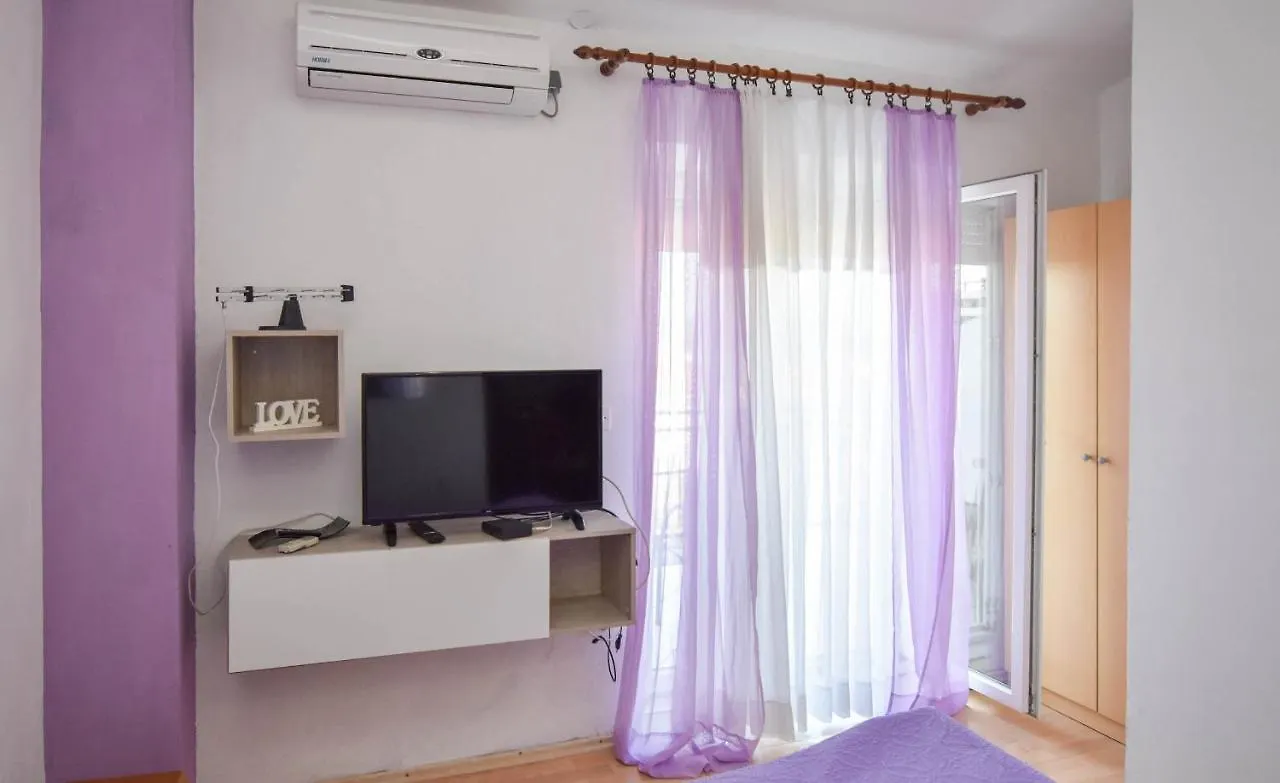 Apartments Grapevines Биоград-на-Мору