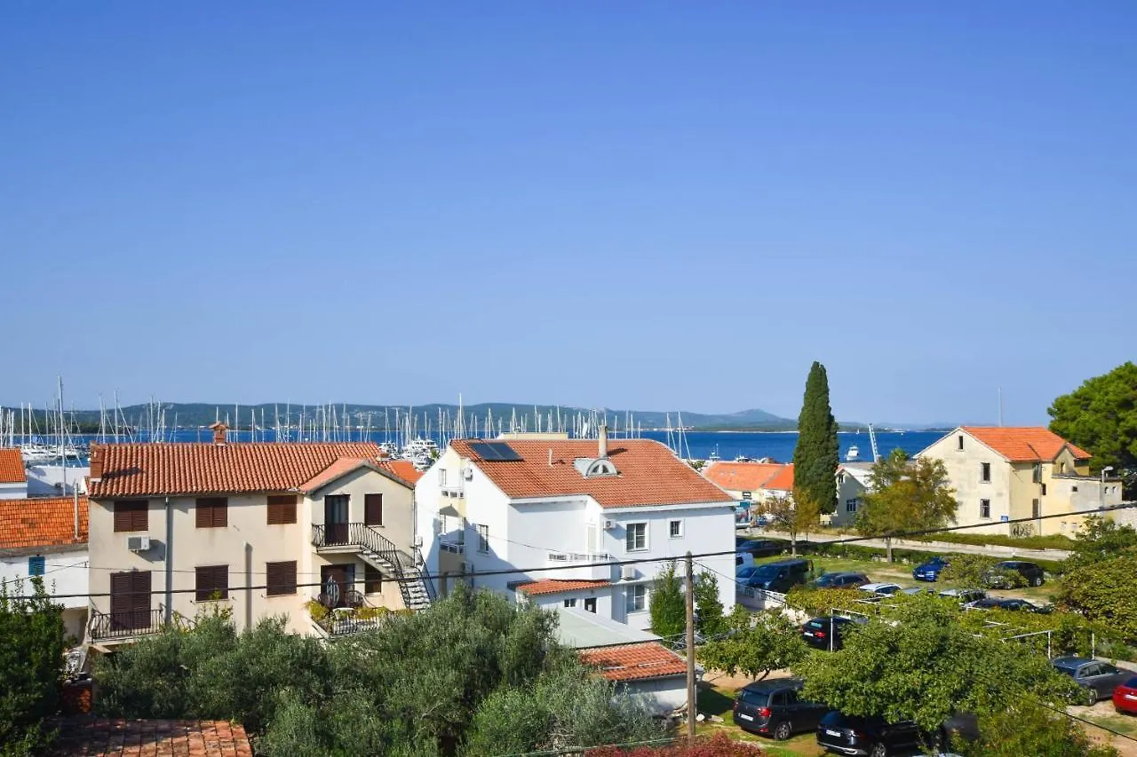 Apartments Grapevines Biograd Na Moru